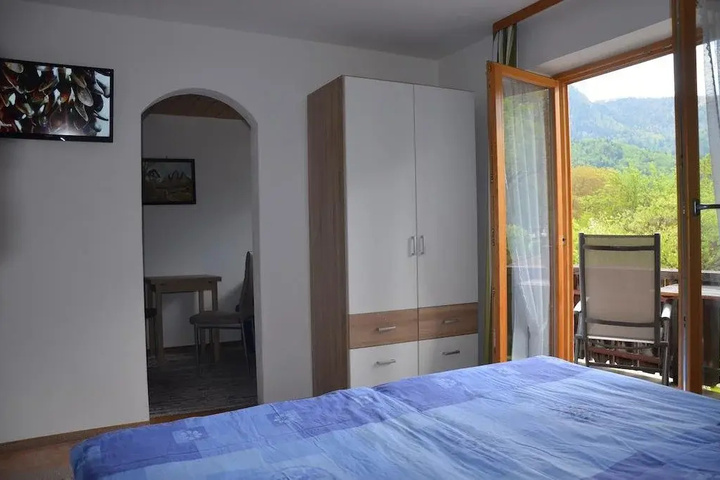 Room 4 of 47
