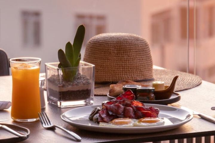 Breakfast/Coffee Service 40 of 45