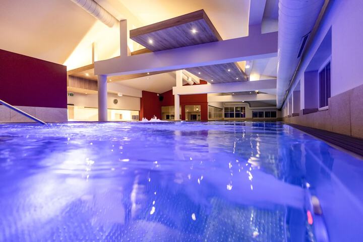 Pool 24 of 77