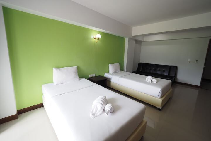 Room 6 of 31