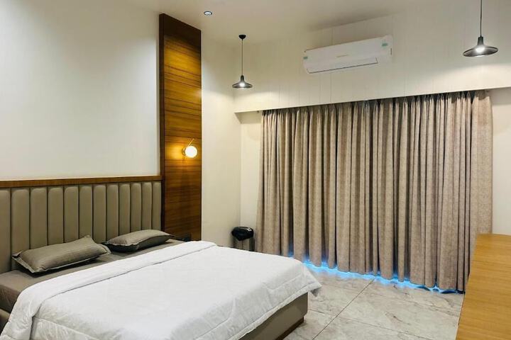 Room 4 of 29