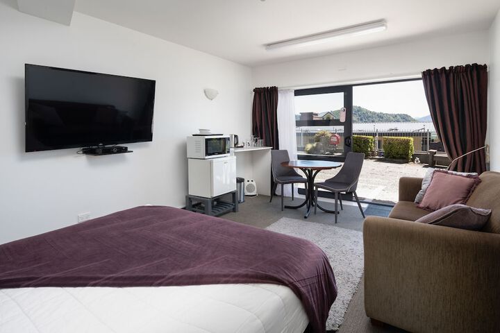 Room 16 of 49