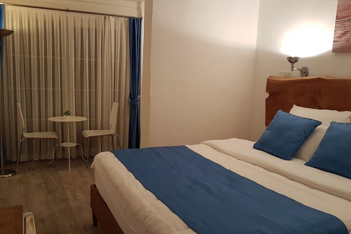Room 74 of 137