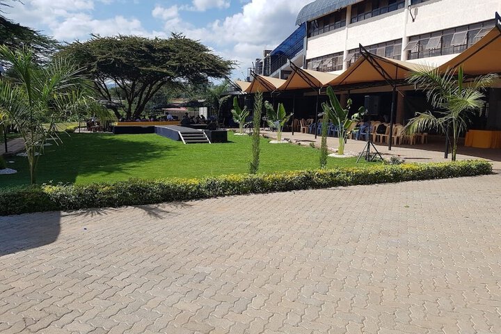 Hotel Exterior 48 of 57