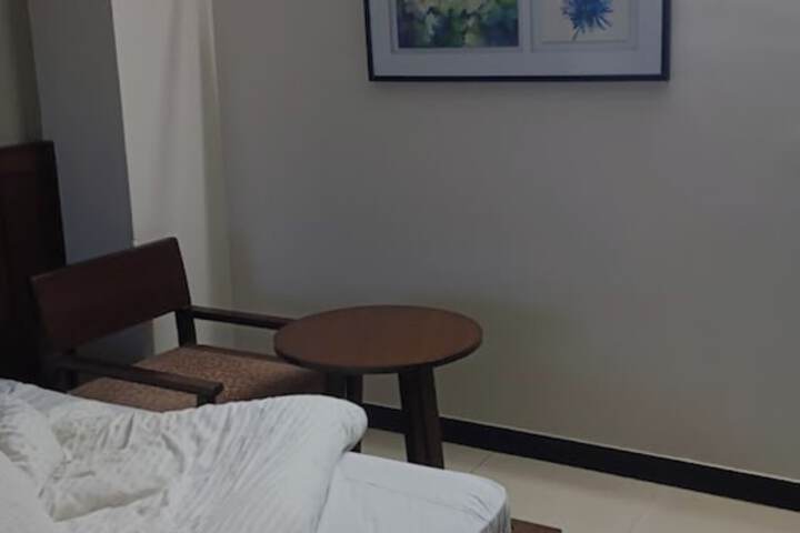 Room 6 of 13