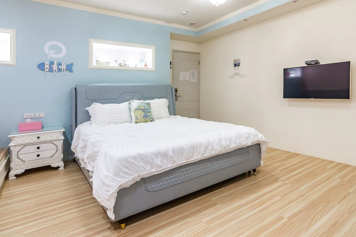 Room 9 of 10
