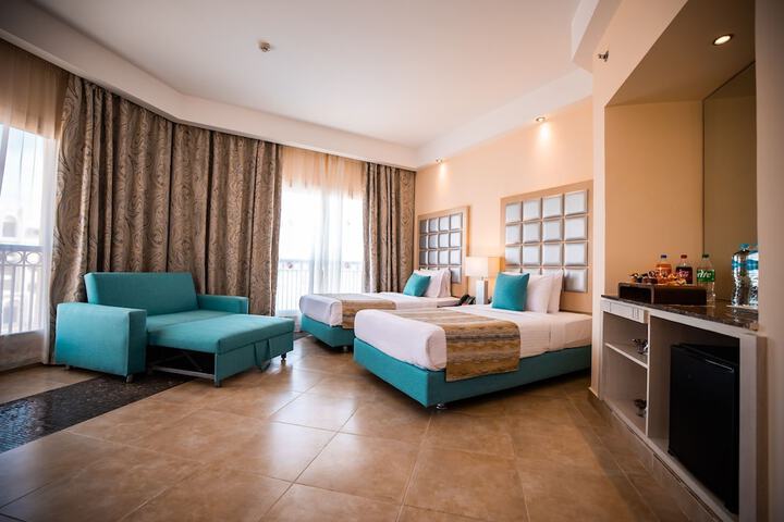 Room 5 of 90