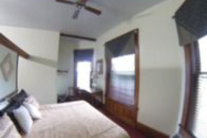 Room 27 of 49