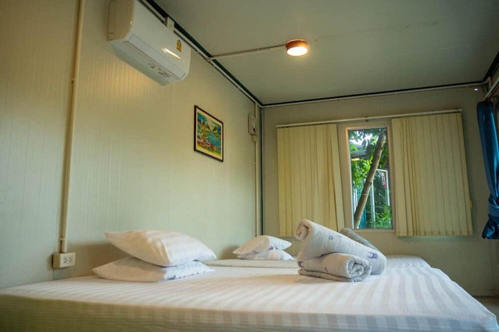 Room 2 of 43