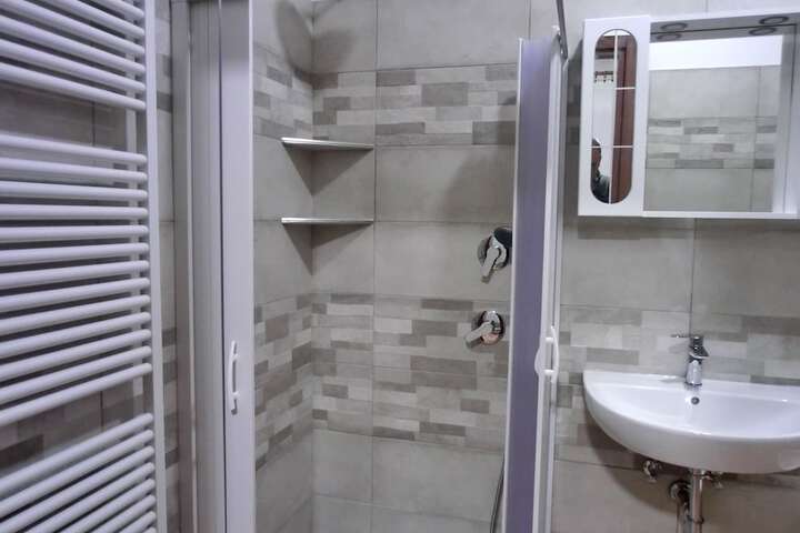 Room 28 of 98