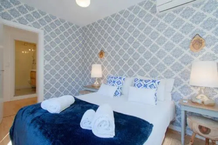 Room 6 of 25
