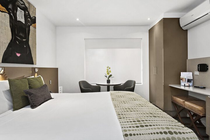 Room 18 of 40