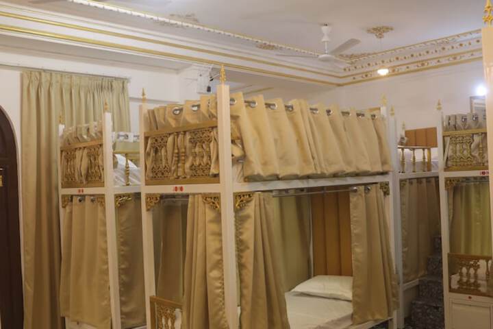 Room 5 of 15