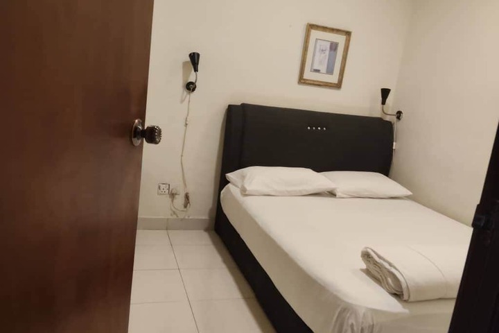 Room 10 of 23