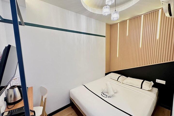 Room 8 of 37