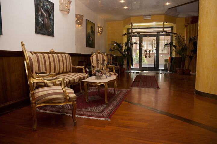 Hotel Interior 4 of 39