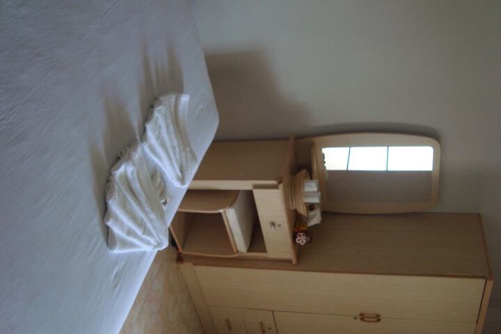 Room 9 of 14