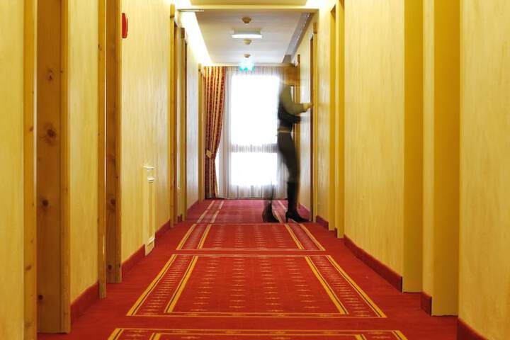Ballroom/Hall 82 of 99