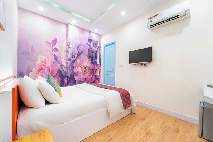 Room 17 of 33