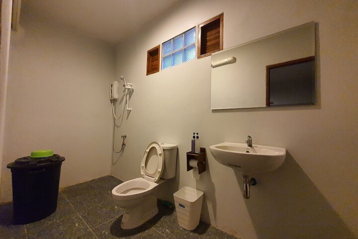 Room 14 of 19