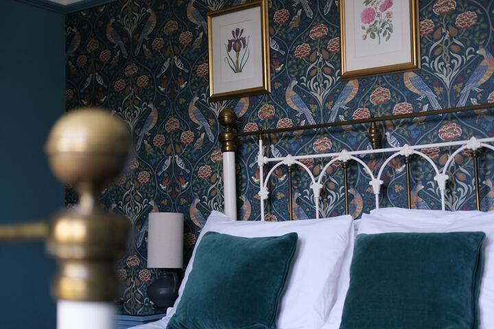 Room 27 of 67