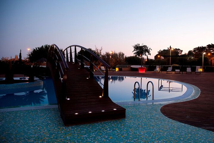 Pool 37 of 82