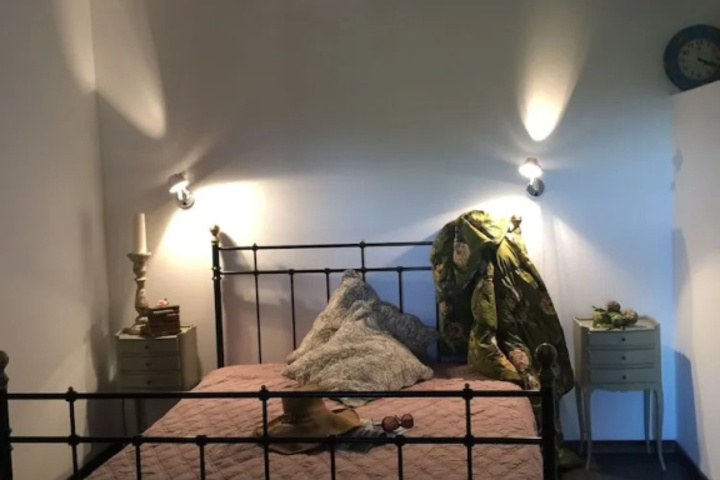 Room 3 of 8