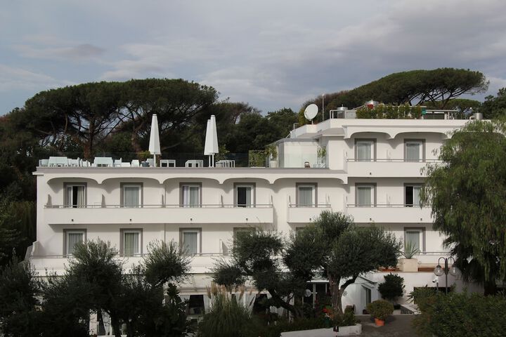 Hotel 128 of 137