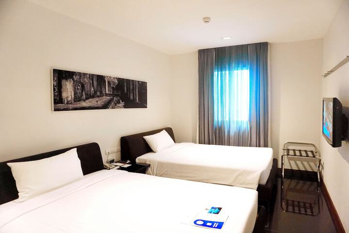 Room 16 of 53