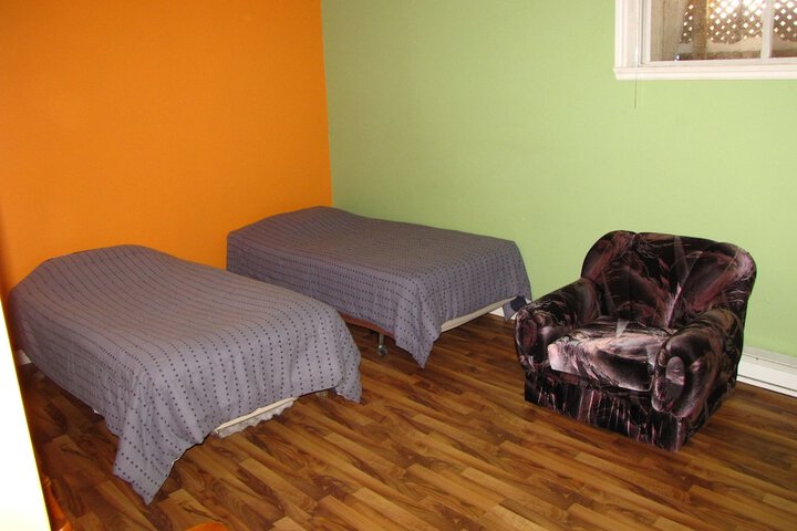 Room 9 of 42