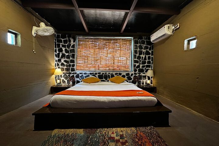 Room 26 of 66