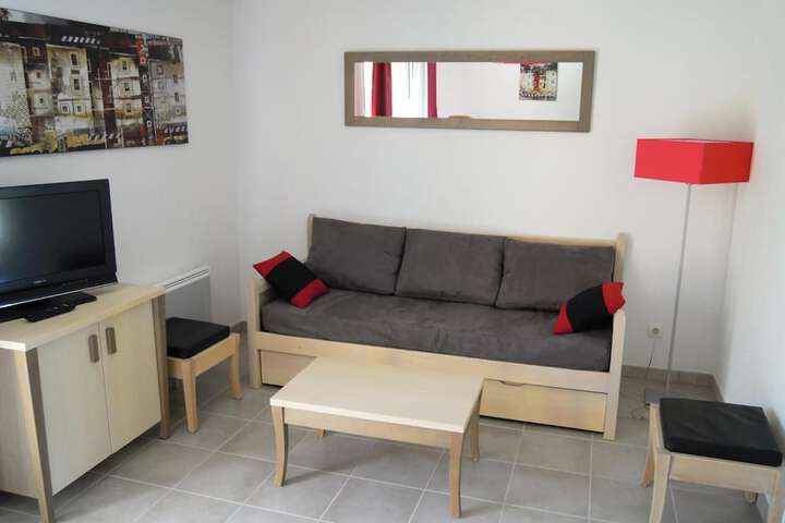 Room 12 of 28