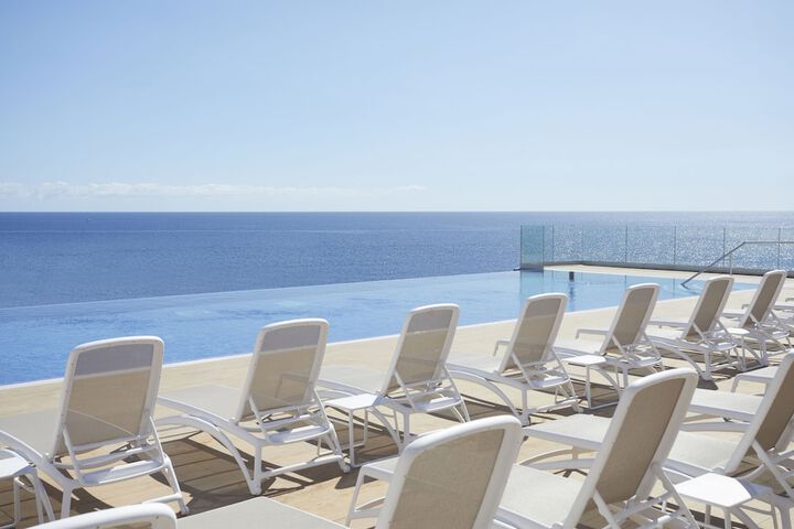 Hotel Pool