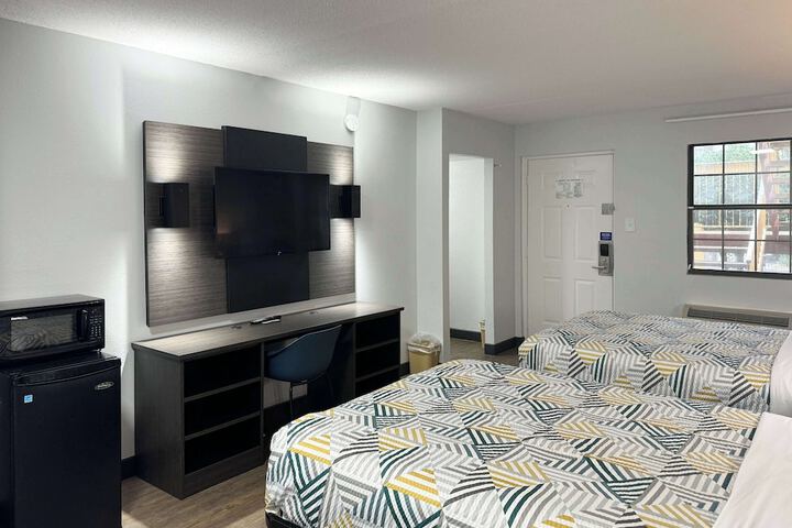 2 Double Beds (6 of 7)