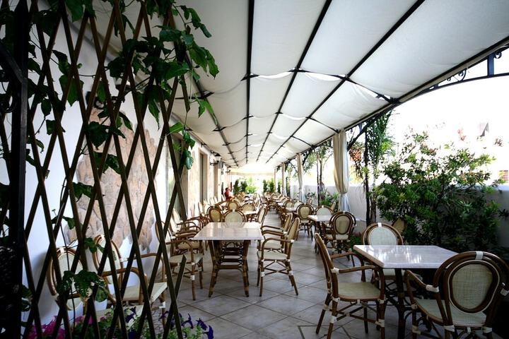 Terrace/Patio 51 of 52