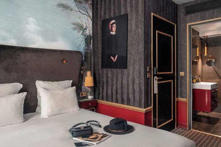 Room 16 of 64
