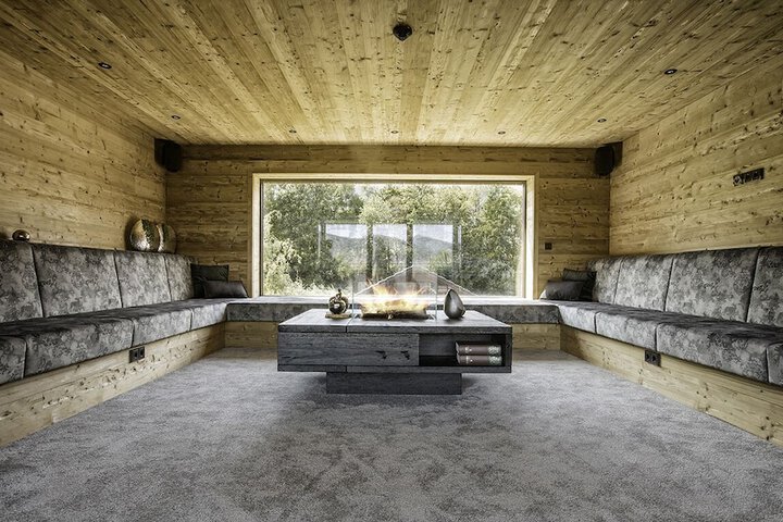 Lounge 40 of 50