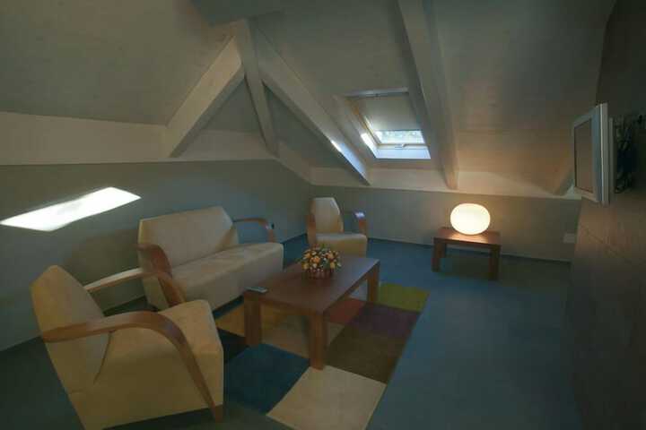Room 6 of 22