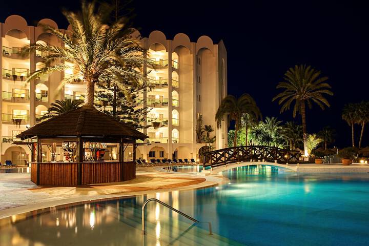 Pool Hotel