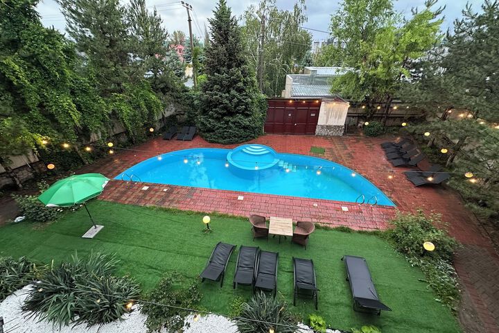 Pool 40 of 61