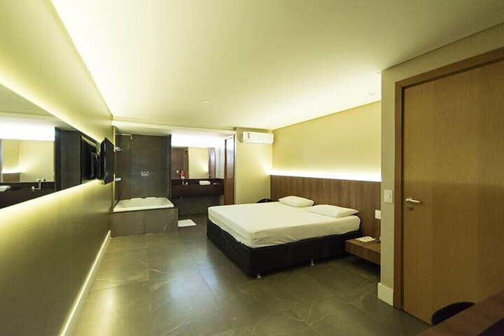 Room 6 of 56
