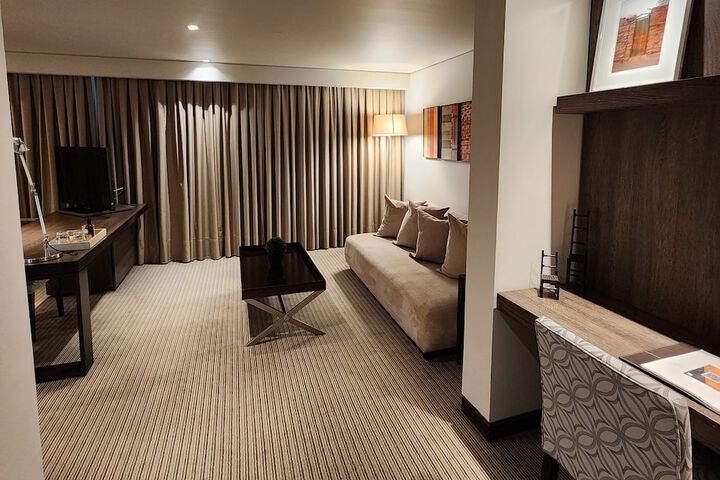 Room 27 of 105