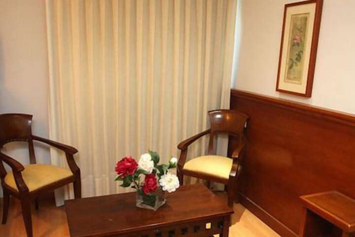 Room 21 of 34