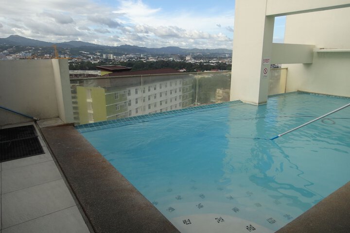 Pool Hotel