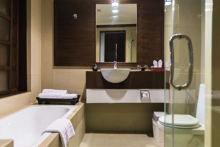 Room 42 of 90