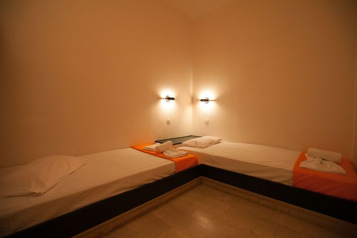 Room 5 of 60