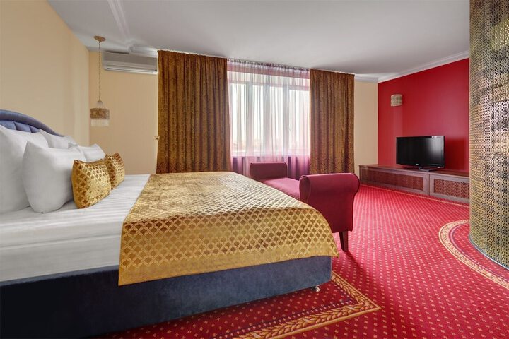 Room 12 of 39