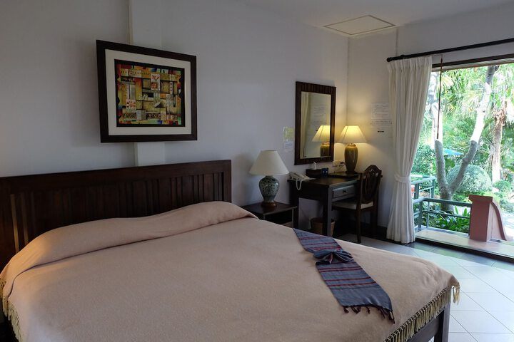 Room 5 of 65