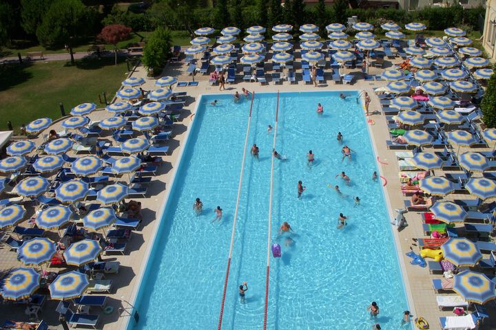 Pool 33 of 53