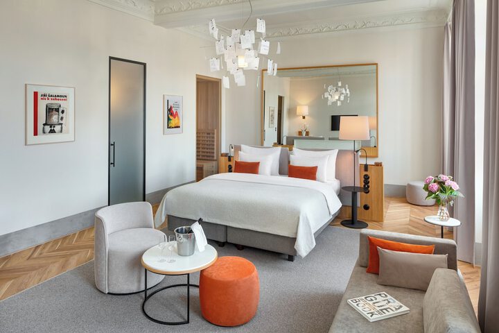 Room 20 of 40